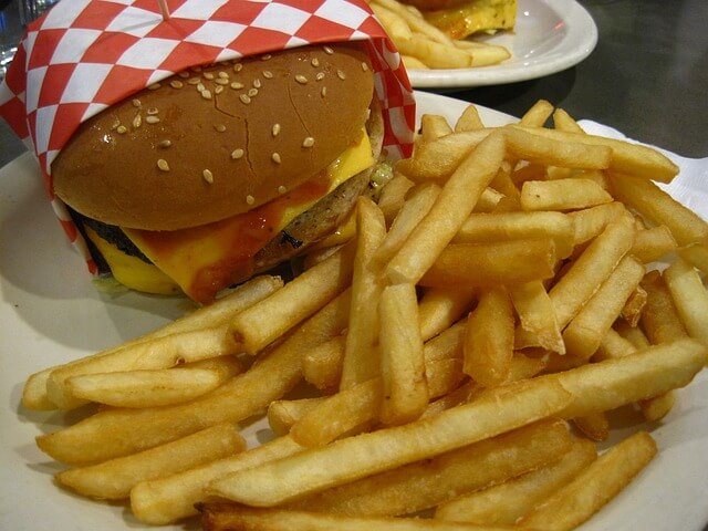 burger avec frites